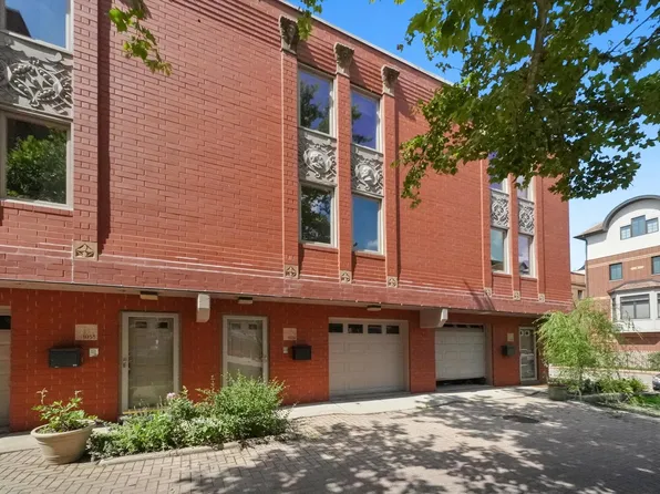 1036 Susan Collins Ln, Oak Park, IL 60302