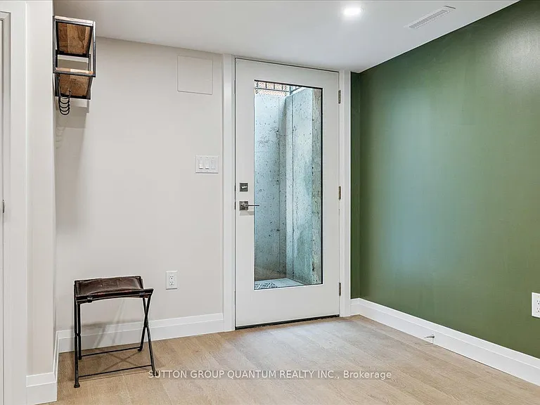18 Pleasant Ave #2 — Photo 2