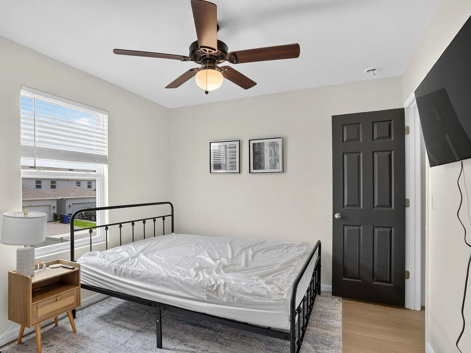 4 bed, 2.5 bath, 2450 sqft, $1,274 — Photo 3