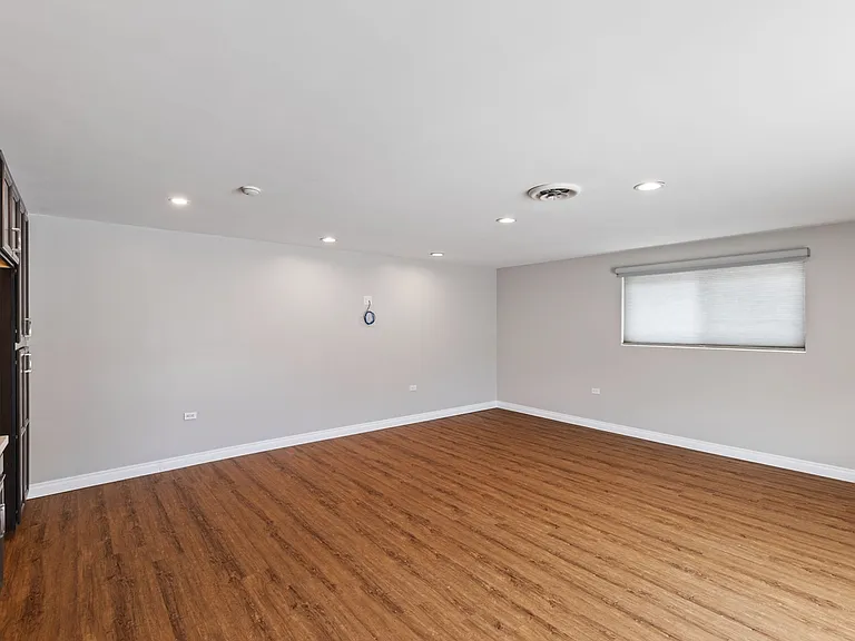 17537 Margate St #1 — Photo 24