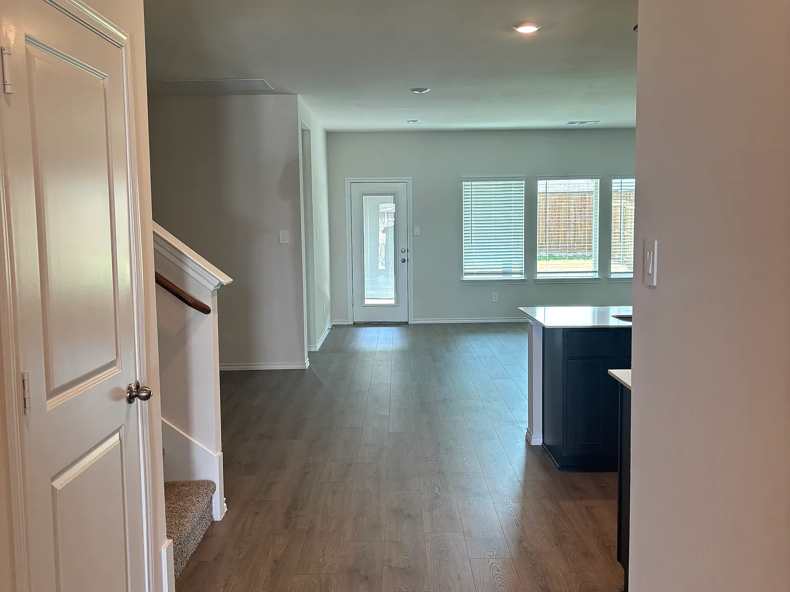 4 bed, 2540 sqft, $2,250 — Photo 3