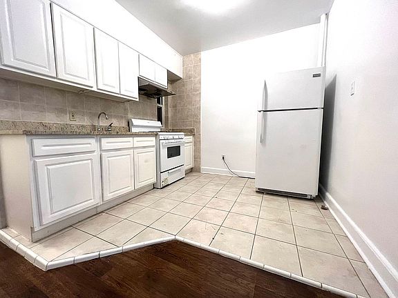 2nd image of 311 7th Ave APT 1B