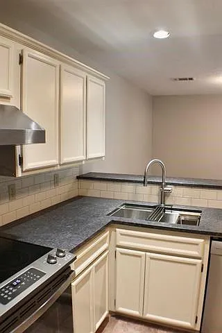 7936 Pecan Dr — Photo 7