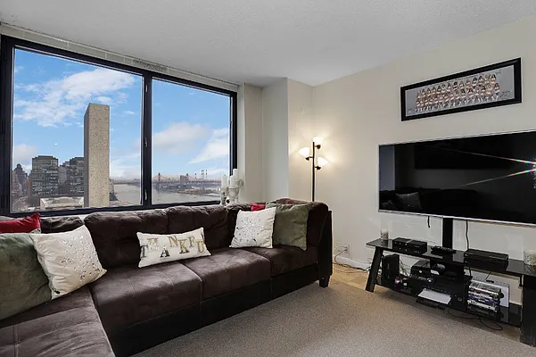 Rented by Carini Group | media 13