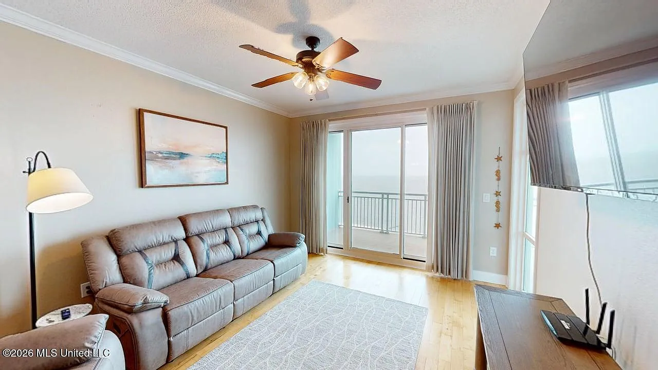 2 bed, 2.0 bath, 1279 sqft, $2,895 — Photo 3
