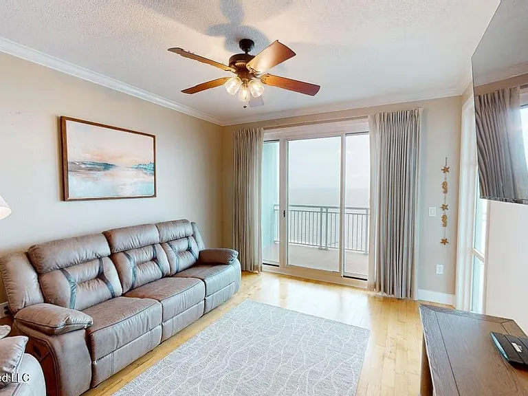 2228 Beach Dr #1002 — Photo 3