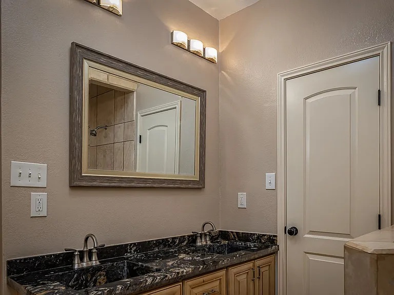 101 Margaret Ln — Photo 12