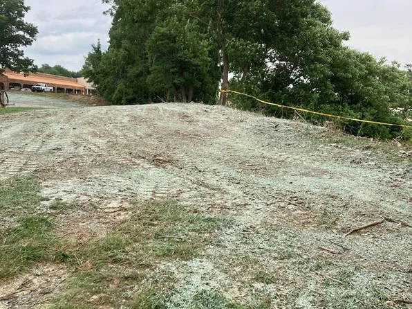 Staley St, Marion, VA 24354