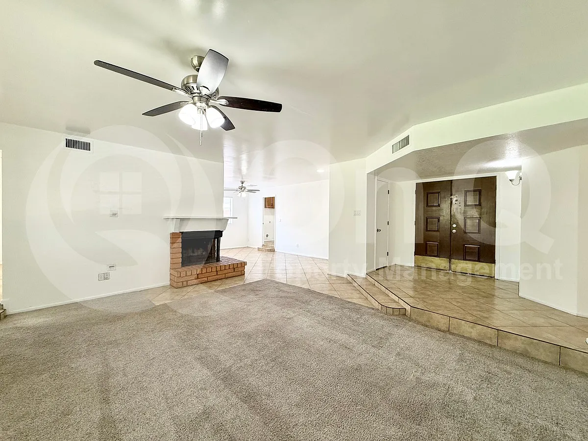 3 bed, 2.0 bath, 1871 sqft, $2,499 — Photo 4