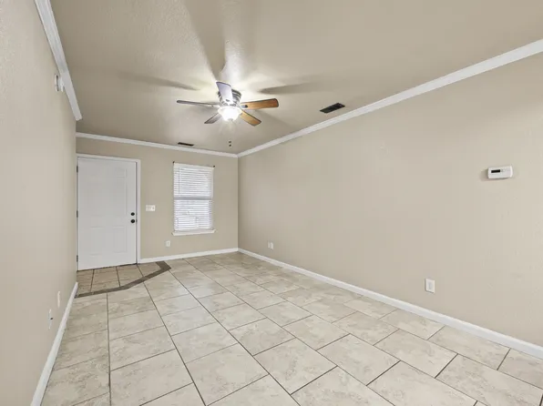 2060 N Leverett Ave, Fayetteville, AR