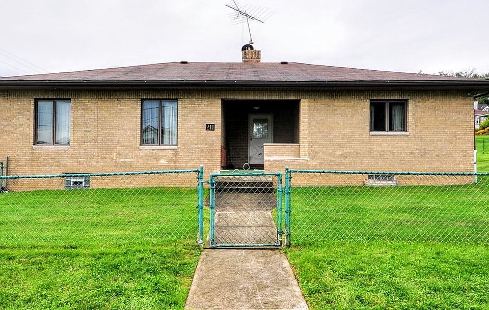 1st image of 211 1st Ave