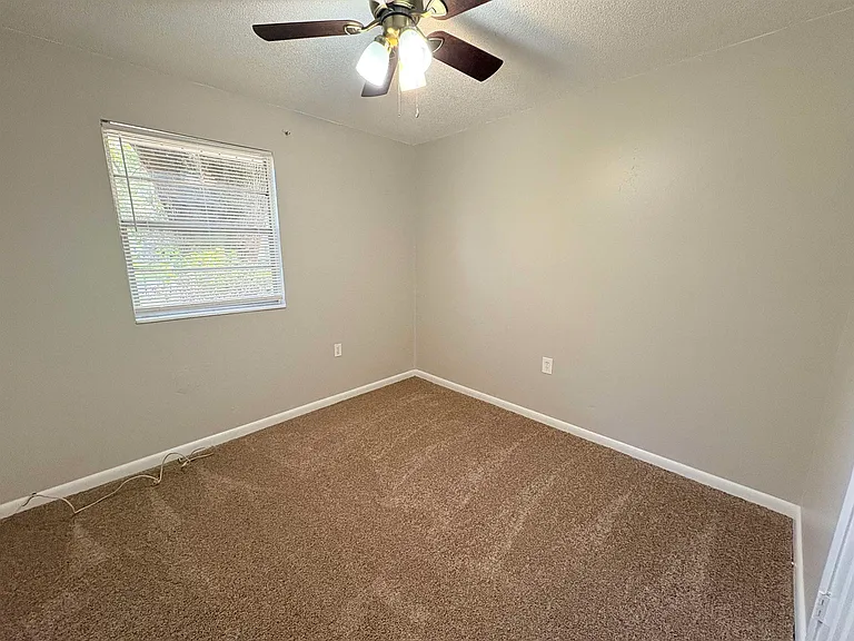 2922 Oakwood Dr — Photo 19