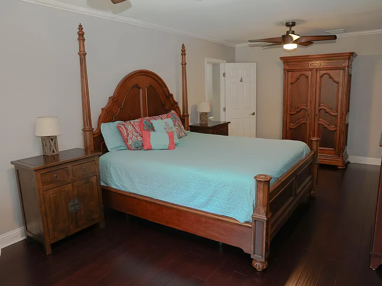 4118 W Palmira Ave — Photo 21