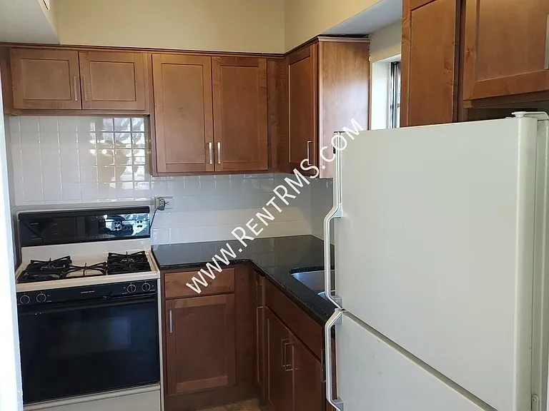 1251 SW Topeka Blvd #15 — Photo 7
