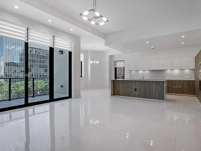 275 Giralda Ave #6C — Photo 7