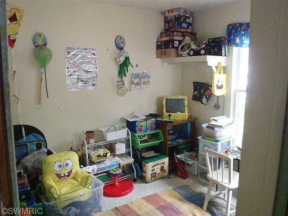 5th image of 303 N Thomas St