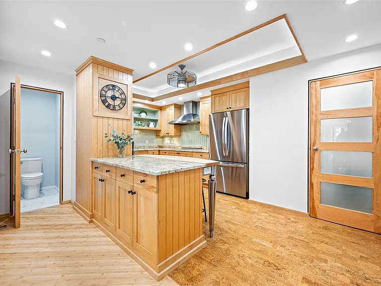 1 Beach Dr SE #2211 — Photo 24
