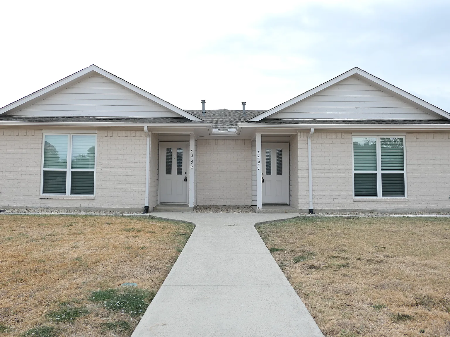 2 bed, 1090 sqft, $2,195 — Photo 1