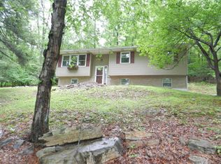 2918 Mountain Rd, Saylorsburg, PA 18353