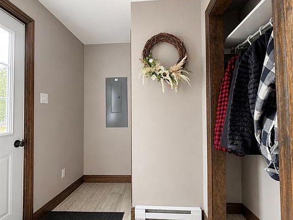 3rd image of 6 Hobbs Road