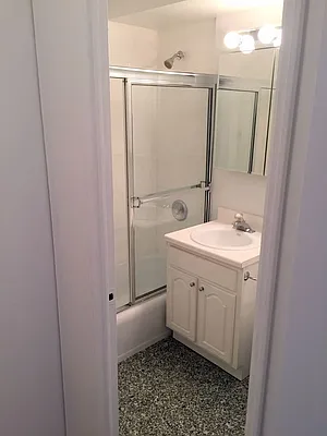 Rented by Carlyle Property Management | media 11