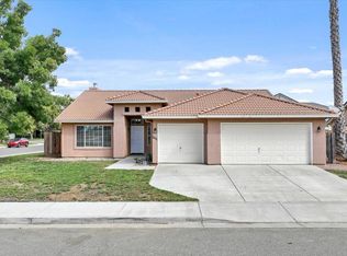 1601 Via Colabria, Gustine, CA 95322