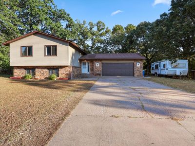 1070 Joy Cir SW, Cambridge, MN, 55008