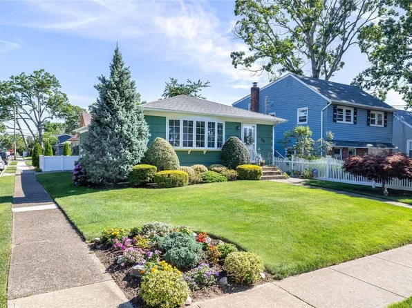 35 Cherry Street, Massapequa, NY 11758
