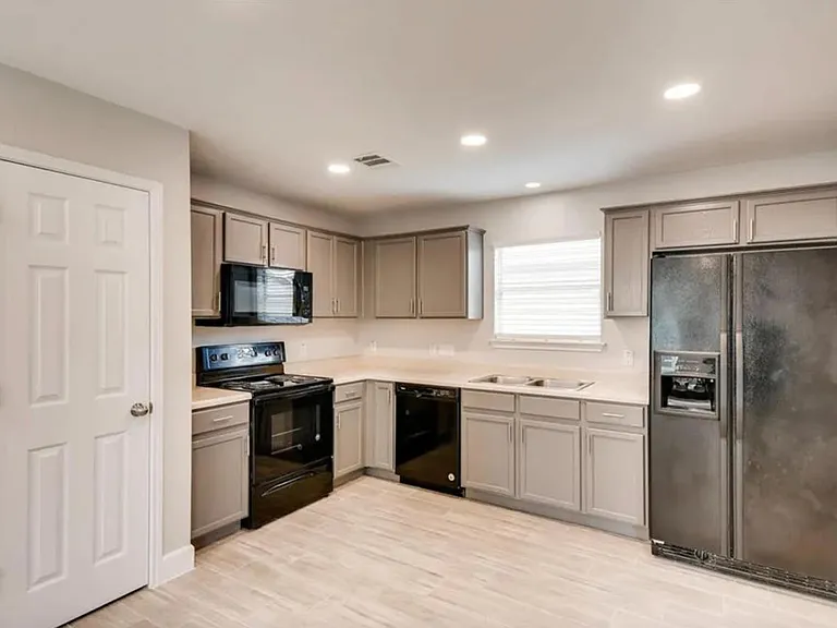 9407 Rowlands Sayle Rd — Photo 3