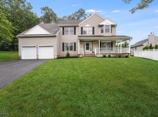 4 Cather Ct, Ledgewood, NJ 07852