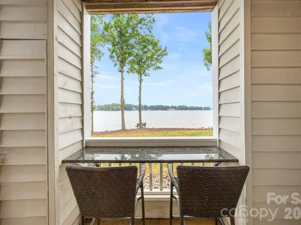 907 Southwest Dr, Davidson, NC 28036