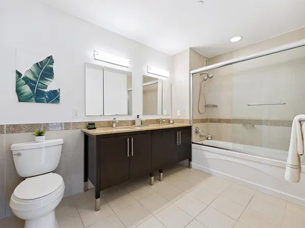 20 Newport Parkway image 13 of 22