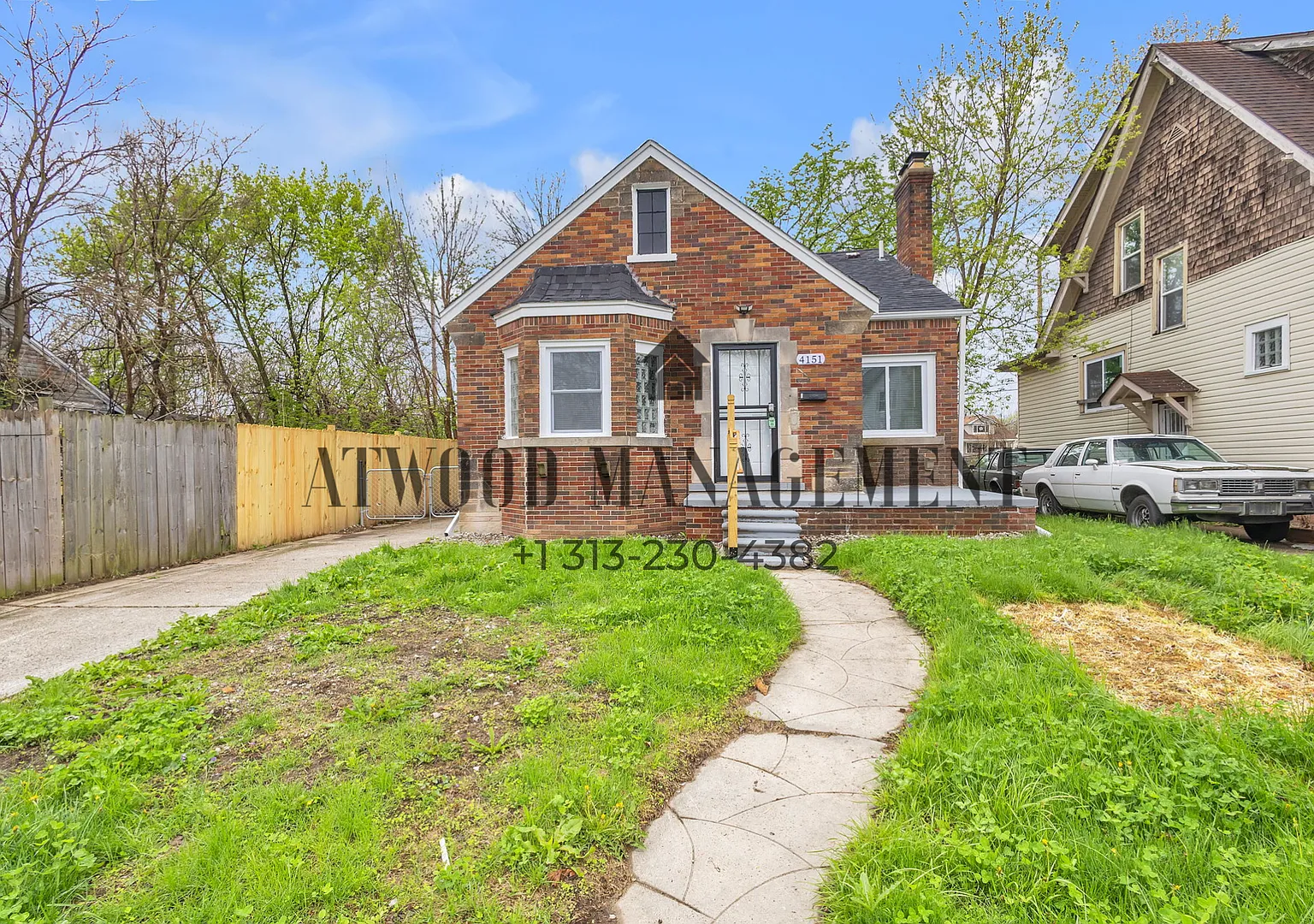 This beautifully updated 2-bedroom, 1-bath single-family home is ready for move-in! — Photo 1