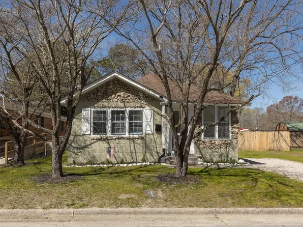 409 N Sellers St, Selma, NC 27576