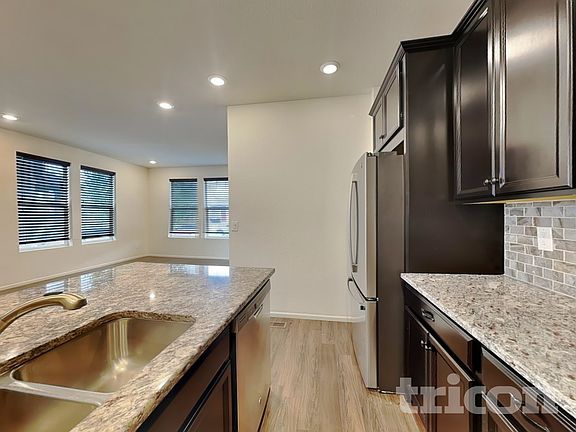 4th image of 21895 E Radcliff Cir