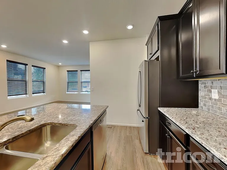 21895 E Radcliff Cir — Photo 4