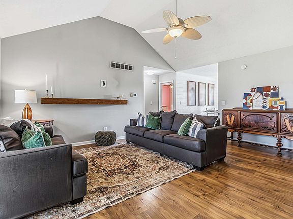 5th image of 120 Country Dr