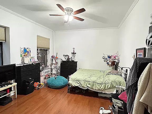 3rd image of 102 W 80th St APT 15