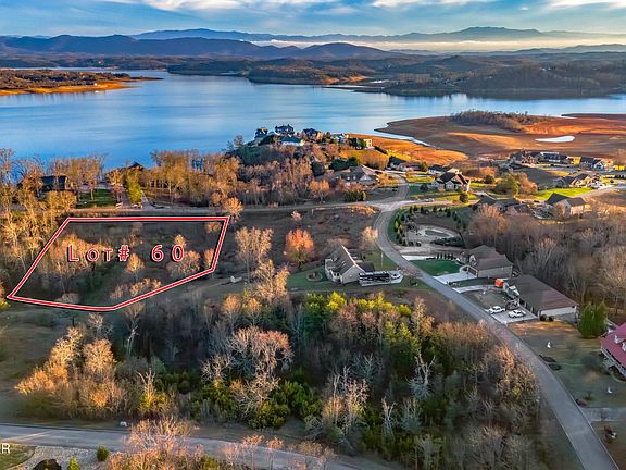 3rd image of 719 Riveredge Ln