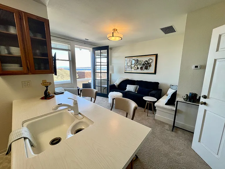 189 Evans Ave — Photo 12