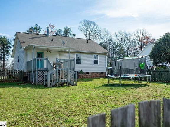 4th image of 137 Skyview Cir