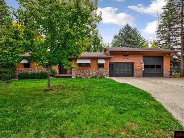 1336 Lucia Ave, Fairmont, MN 56031