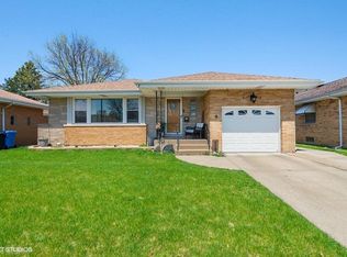 8528 W Sunnyside Ave, Chicago, IL