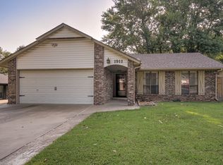 1911 S Bixby St, Sapulpa, OK 74066