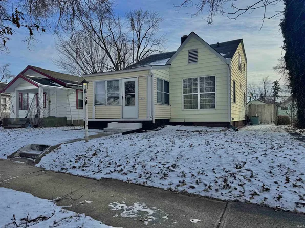 3517 Robinwood Dr, Fort Wayne, IN 46806