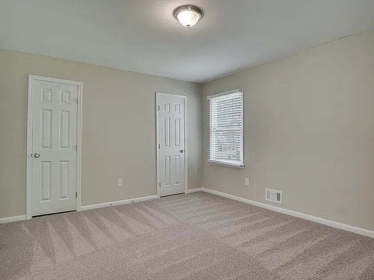 2416 Wood Hill Ln — Photo 8