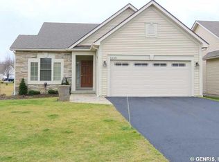 1239 Clear Pond Ln, Webster, NY 14580