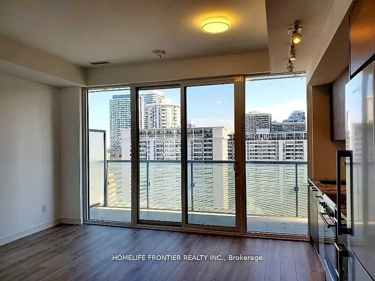 28 S Wellesley St E #1503 — Photo 8