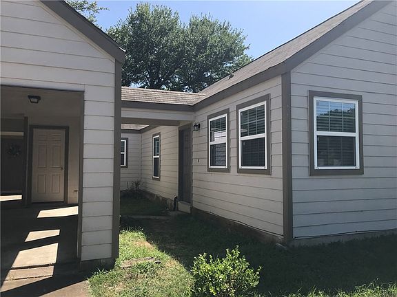 3rd image of 8809 Pineridge Dr #B