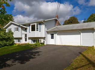 33 Amanda Dr E, Charlottetown, PE C1C0A1
